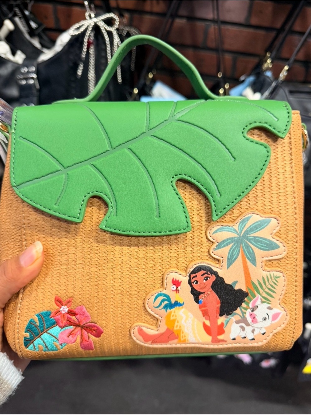 New Her Universe Disney Moana Rattan Leaf Crossbody Bag With Charm - Picture 6 of 6